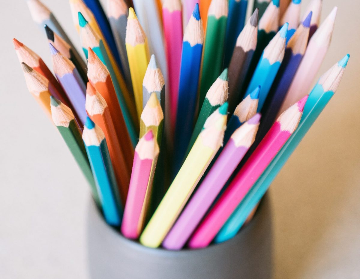 Color pencils in the cup Karriereberatung